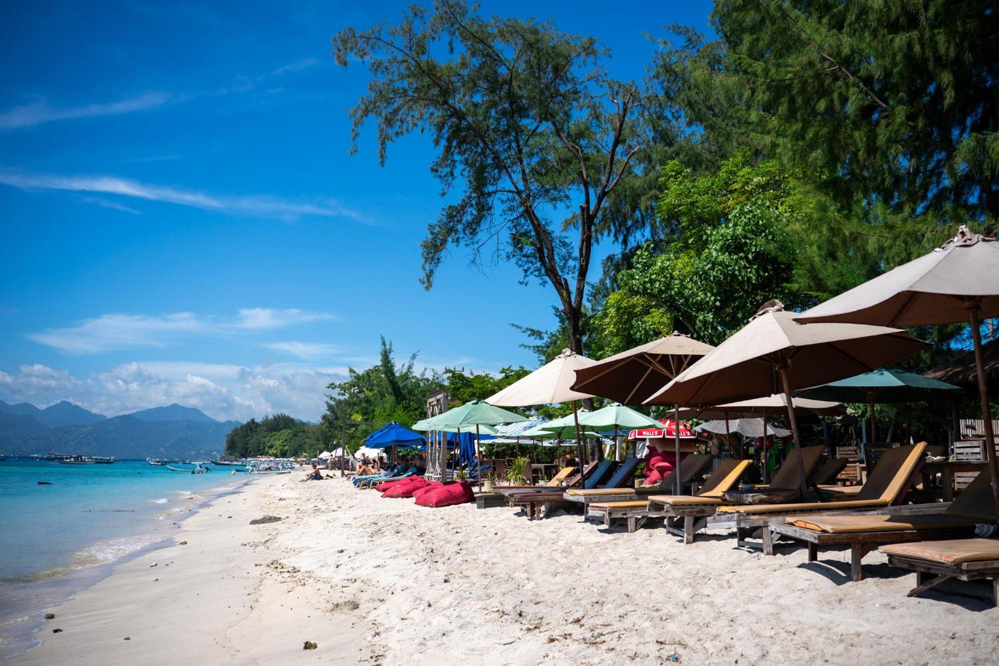 กีลี โอเขียน คลับ Hotel กีลีตราวางัน ภายนอก รูปภาพ