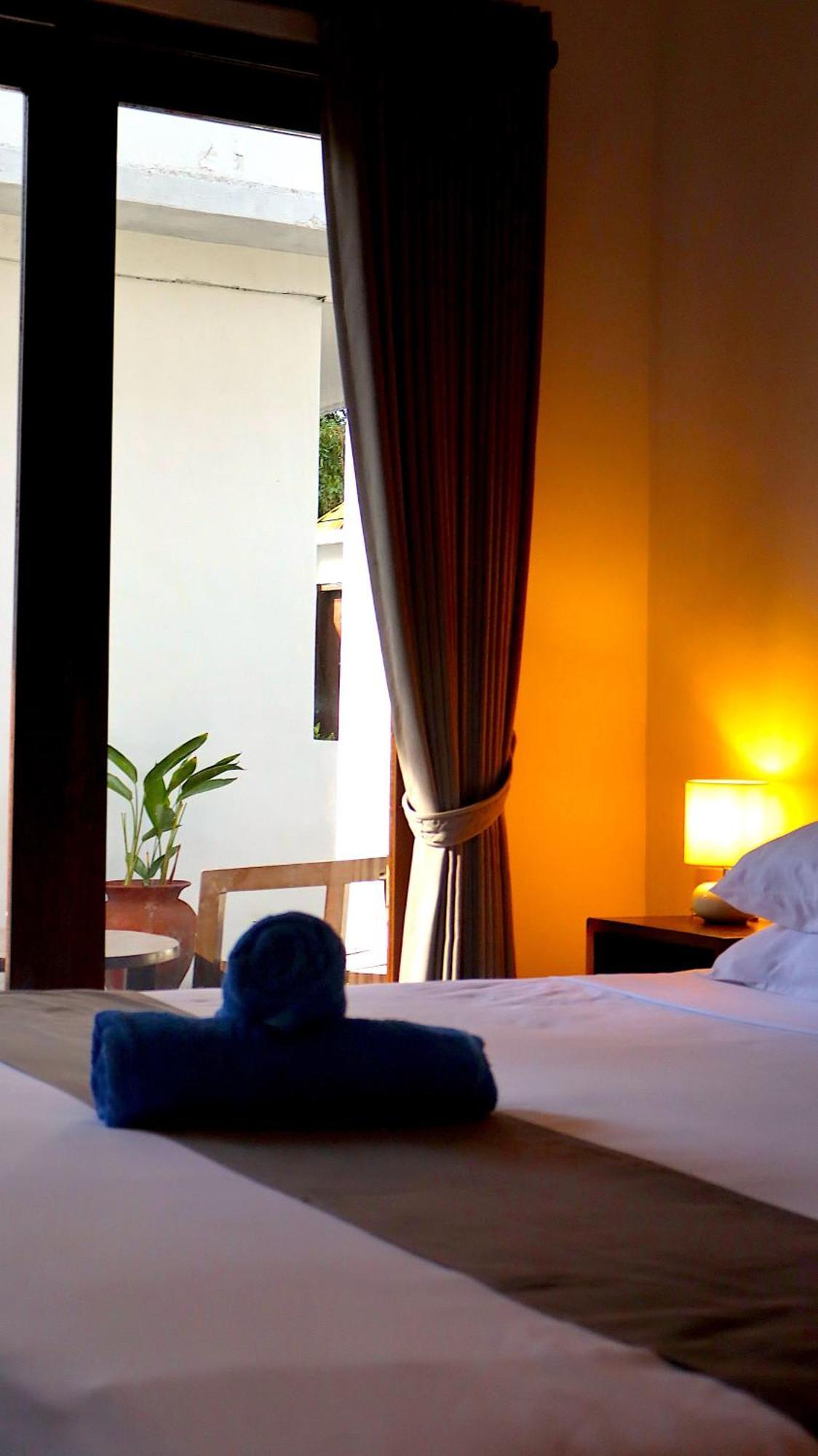 กีลี โอเขียน คลับ Hotel กีลีตราวางัน ภายนอก รูปภาพ