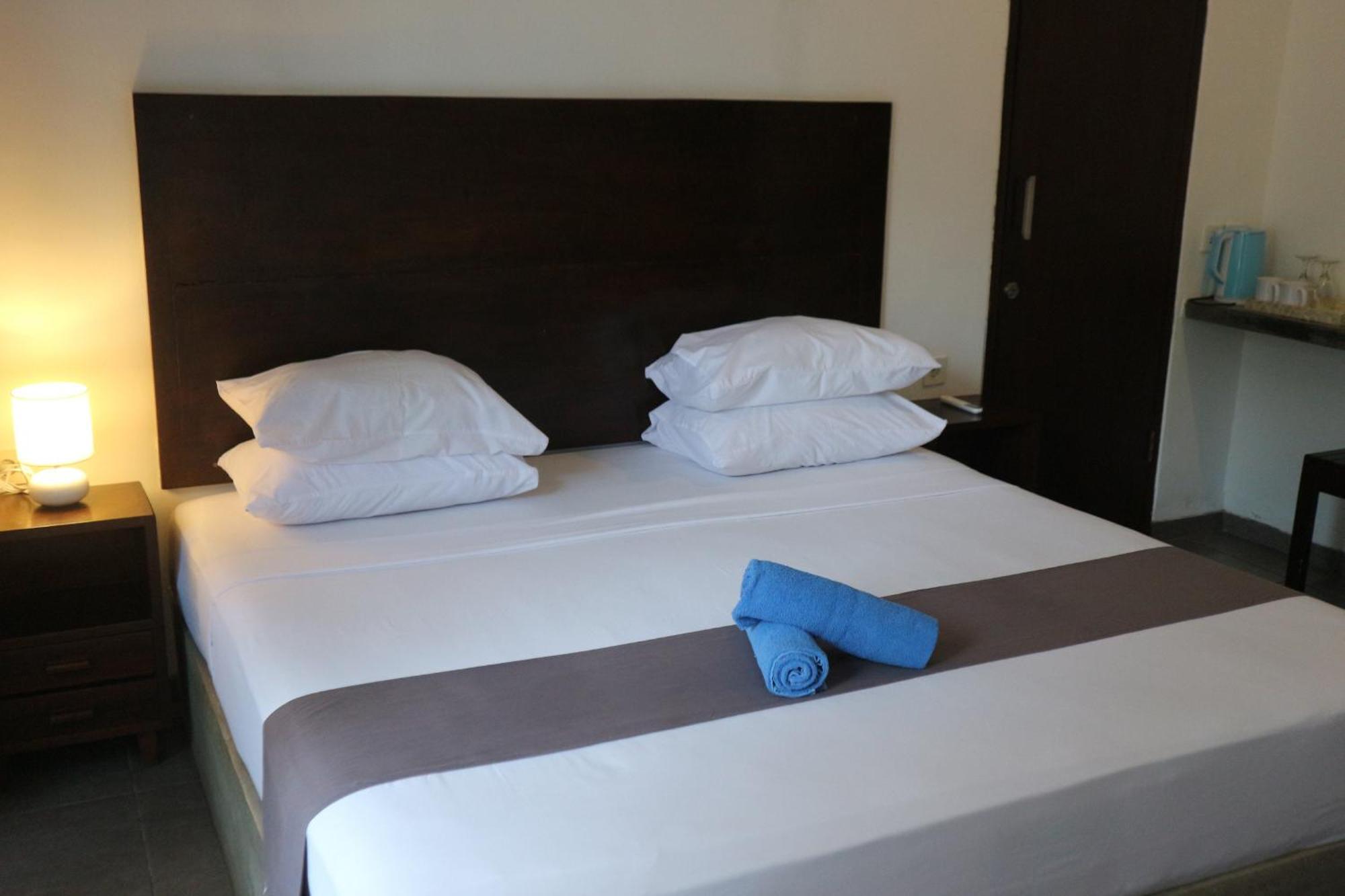 กีลี โอเขียน คลับ Hotel กีลีตราวางัน ภายนอก รูปภาพ