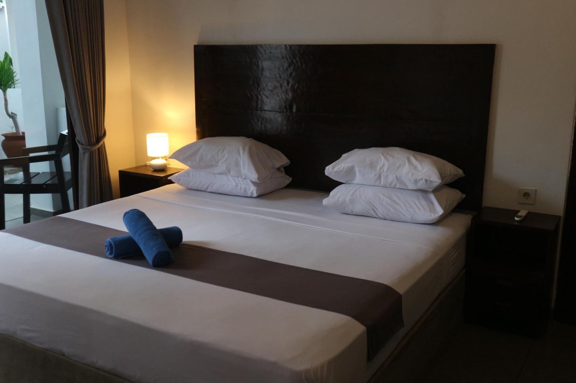 กีลี โอเขียน คลับ Hotel กีลีตราวางัน ภายนอก รูปภาพ